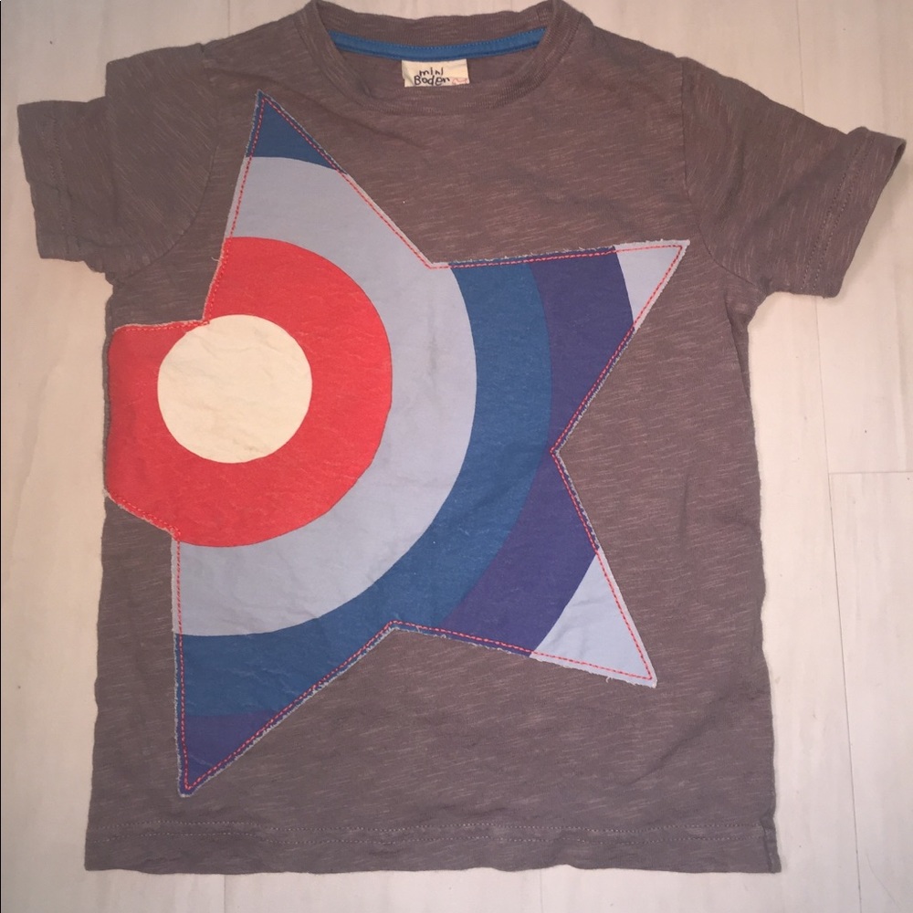 Mini Boden boys star tee, size 4-5